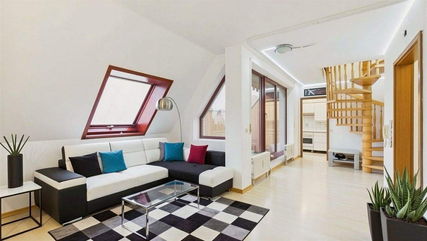 Kompakt, charmant, besonders - Maisonette-Wohnung mit Loggia in gepflegter Anlage
