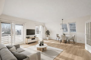 Viel Potenzial in kleiner Gemeinschaft: 2,5 Zimmer, Südbalkon und Garten – 22523 Hamburg – Vorschaubild 2
