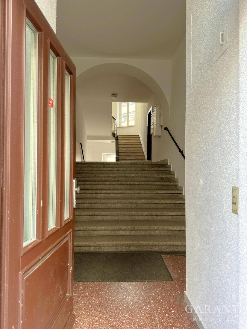 Zentrale Lage, historischer Charme, vielseitige Perspektiven! – Augsburg – Vorschaubild 2