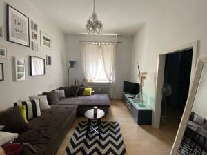 Würzburg-Altstadt: Hohe Decken & Gepflegter Altbaucharme - 2-Zimmerwohnung mit Balkon & Einbauküche – 97070 Würzburg – Vorschaubild 3