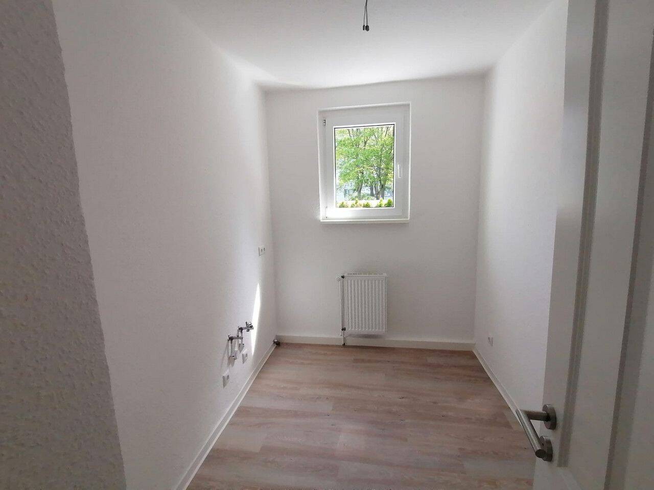 2,5 Raum-Wohnung mit großem Balkon – Magdeburg – Vorschaubild 2
