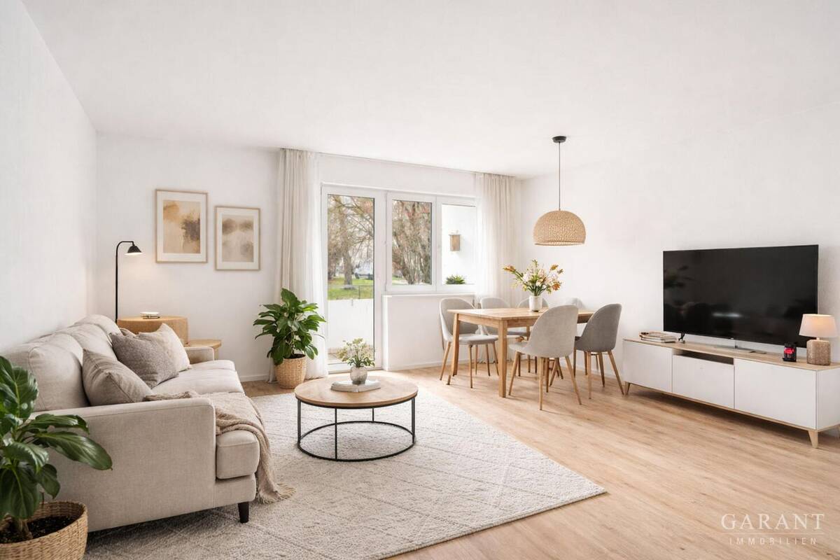 Sofort-Bezugsbereit: Helle, frisch renovierte 2 Zimmer-Wohnung mit Südbalkon in ruhiger Lage – 80933 München – Bild 1 von 9
