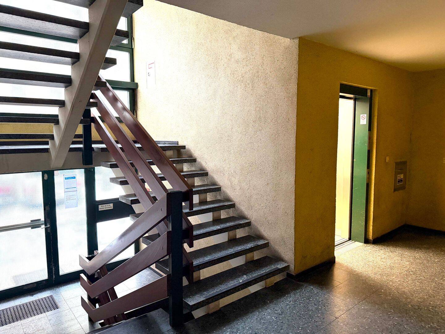 2 Zimmer zum Wohlfühlen mit Aufzug, Balkon und Ausblick – Hannover – Vorschaubild 9