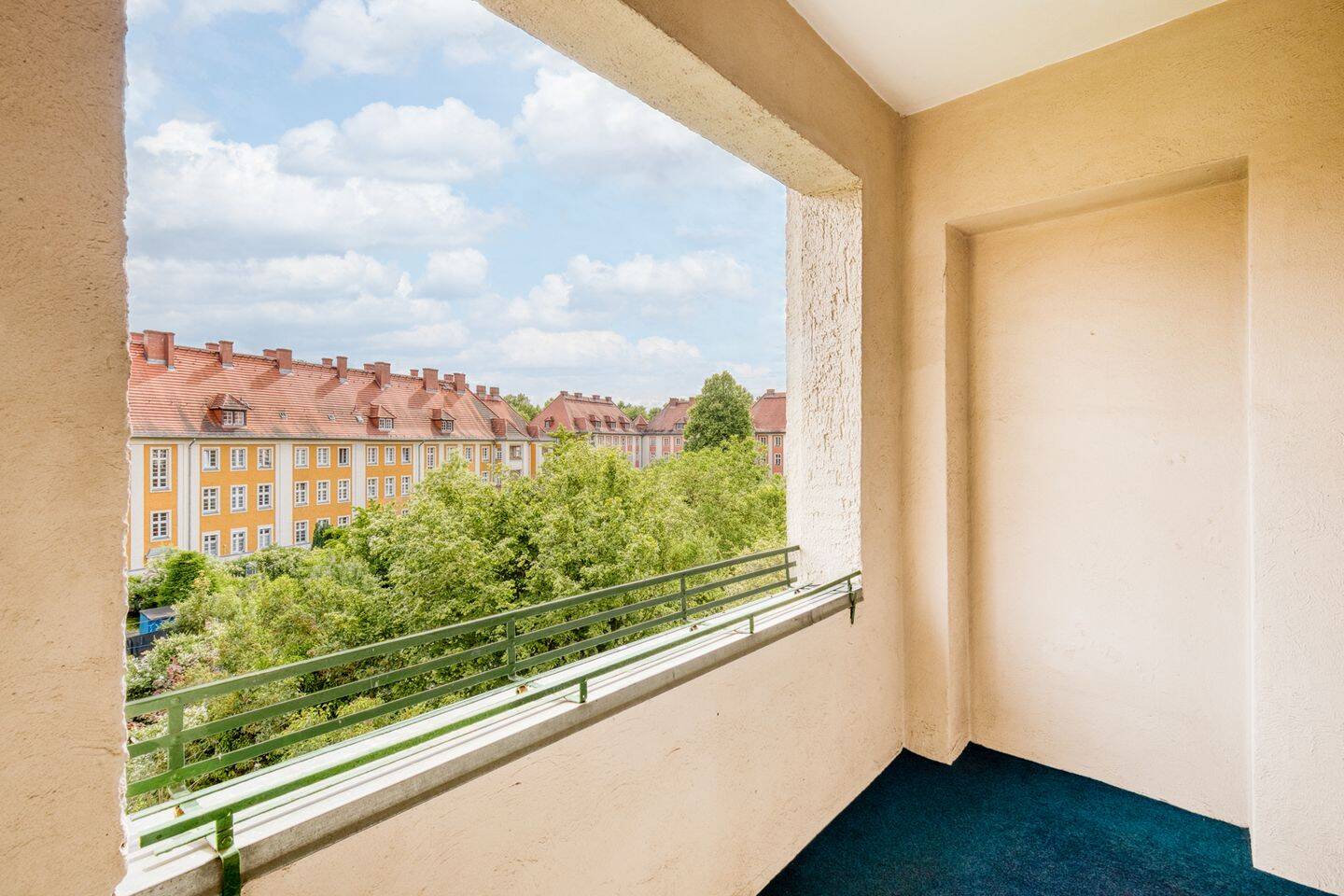 Großzügige Altbauwohnung mit Südwest-Loggia im begehrten Dahlem – Berlin – Vorschaubild 2