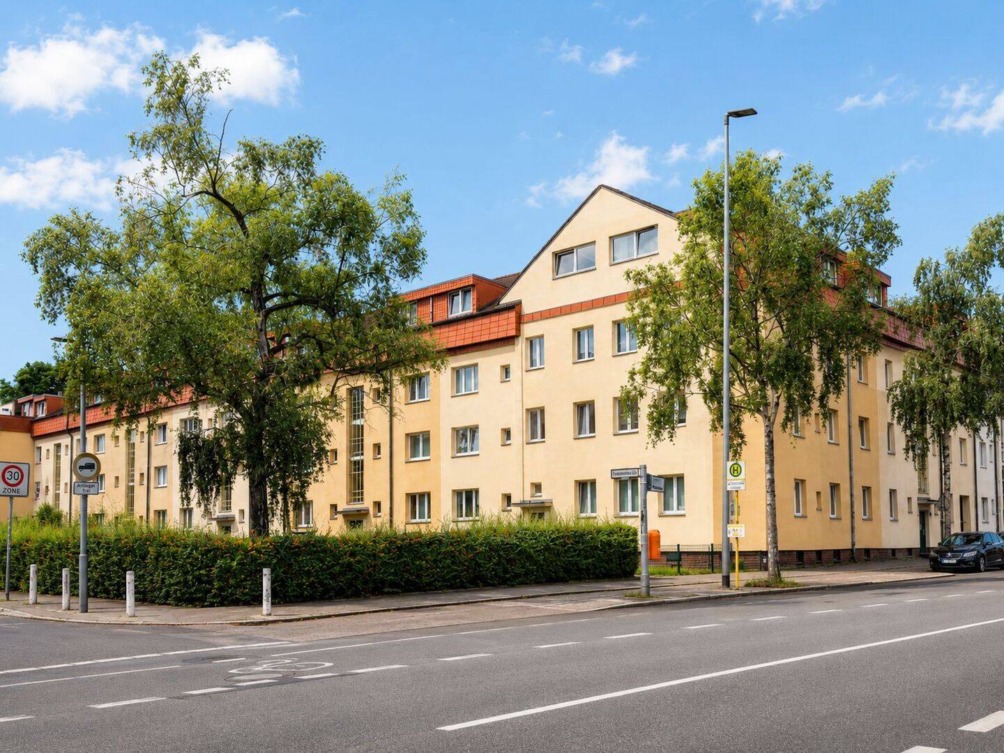 Gut geschnittene 2-Zimmer-Wohnung mit Loggia in ruhiger Wohnstraße - vermietet