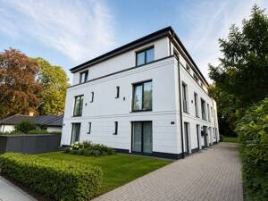 Neuwertiges Mehrfamilienhaus mit sechs vermieteten Wohneinheiten in grüner Lage von Hamburg-Rahlstedt