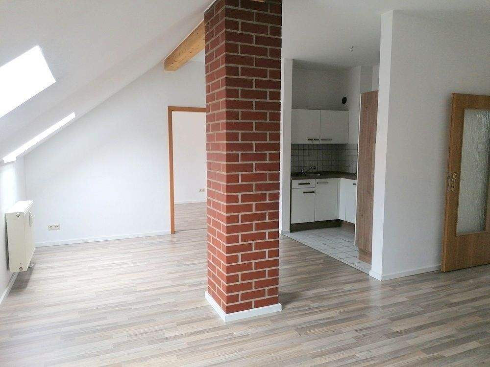 !! Einbauküche, 3-Zimmer-Dachgeschosswohnung mit Balkon !! – Chemnitz – Bild 1 von 9