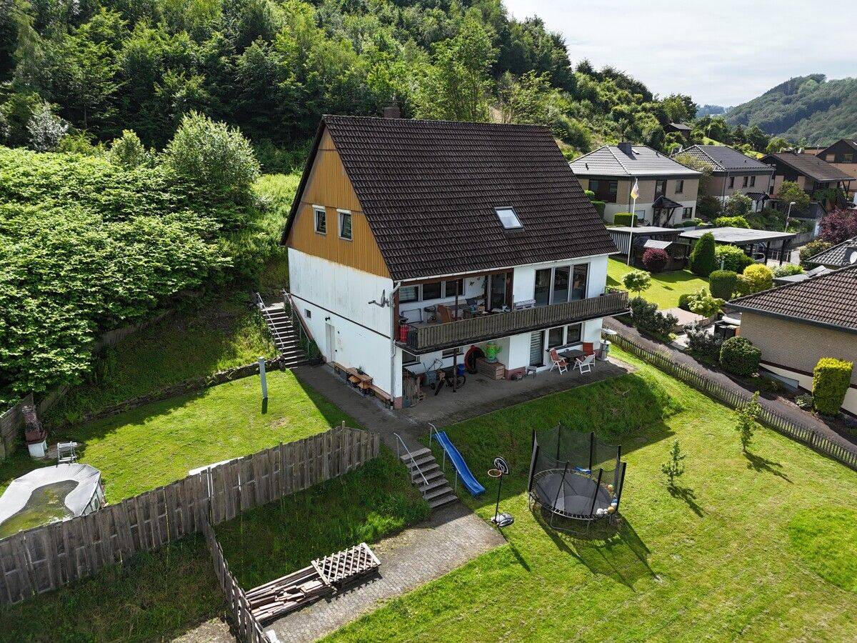 Großzügiges Einfamilienhaus mit tollem Garten in guter Wohnlage in Werdohl-Kleinhammer zu verkaufen! – Werdohl – Vorschaubild 2