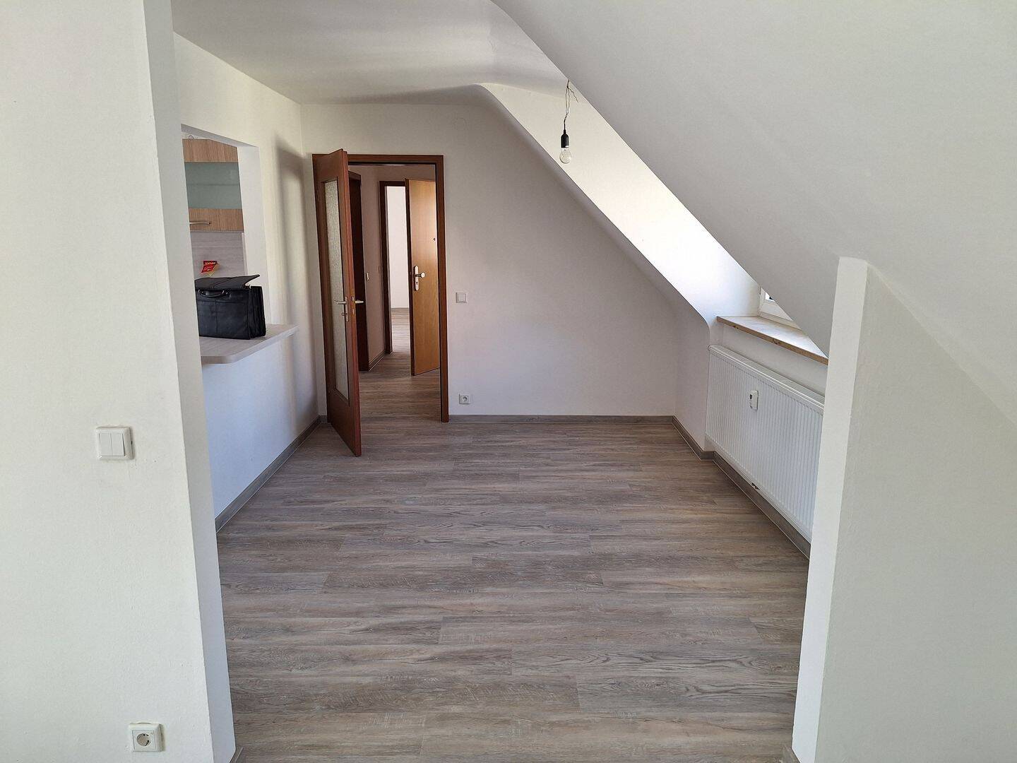 2-Zimmer-Dachwohnung, Erstbezug nach Renovierung in 90402 Nürnberg, Färberstraße – Nürnberg – Vorschaubild 4