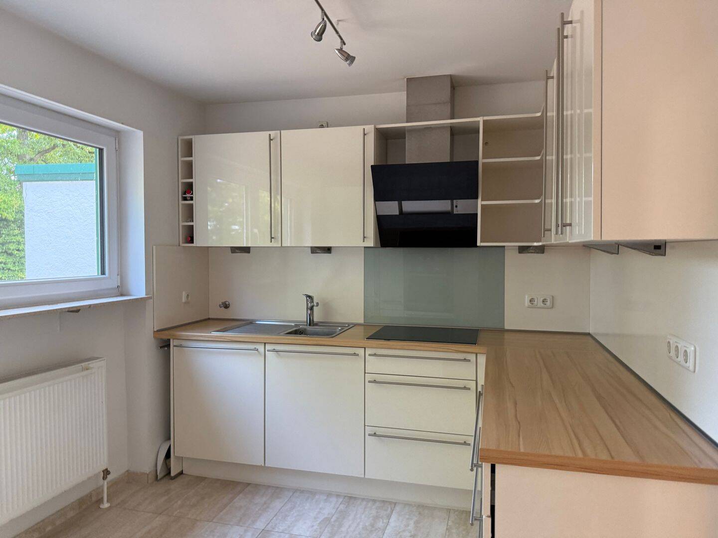RENOVIERTE DOPPELHAUSHÄLFTE IN MAINZ-LERCHENBERG MIT 5 SCHLAFZIMMERN – Mainz – Vorschaubild 5