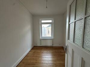 charmante 2-Zi.-Altbau-Whg., 3. OG, Eimsbütteler Marktplatz, Fenster neu mit erhöhtem Schallschutz – 20257 Hamburg – Vorschaubild 5