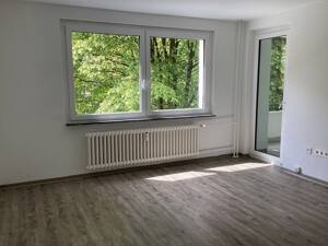 Attraktive 3 Zimmer-Wohnung mit Balkon in grüner Lage zu vermieten. – 33609 Bielefeld – Vorschaubild 2