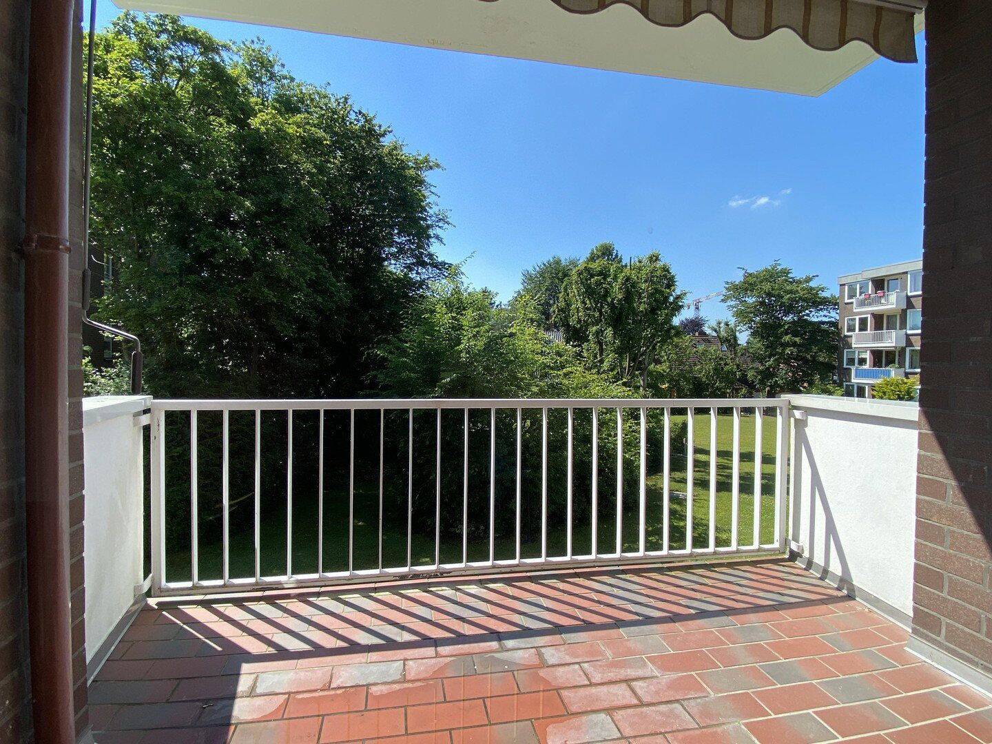 Lichtdurchflutete Wohnung mit großem Balkon und TG-Stellplatz