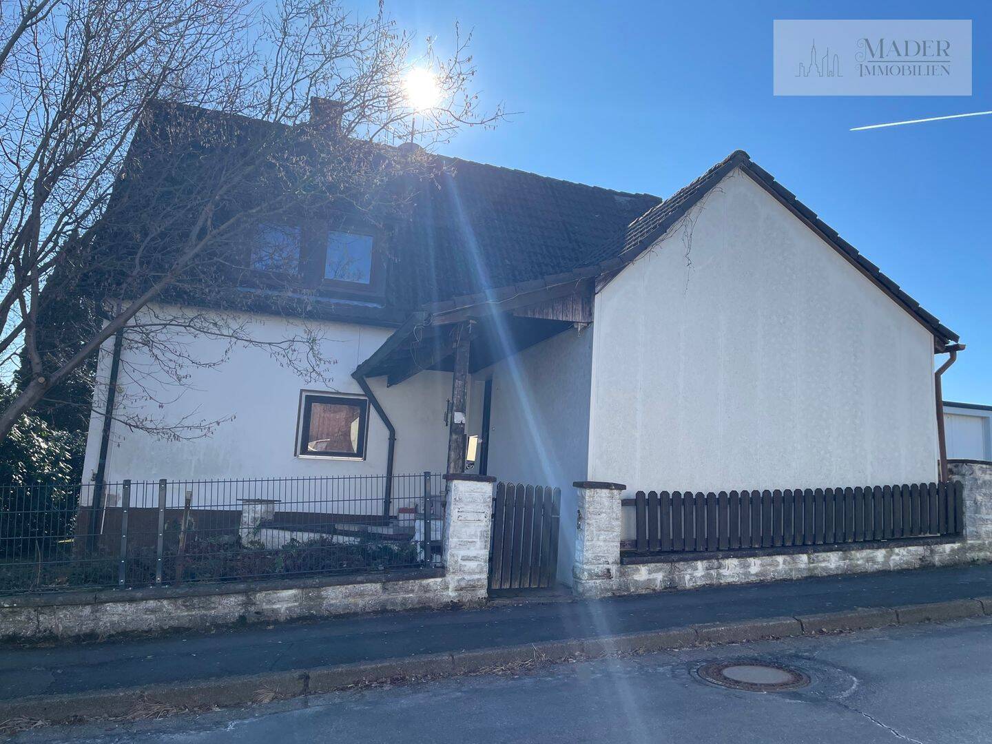 Einfamilienhaus in ruhiger Lage mit viel Potenzial – Marktleugast – Bild 1 von 9