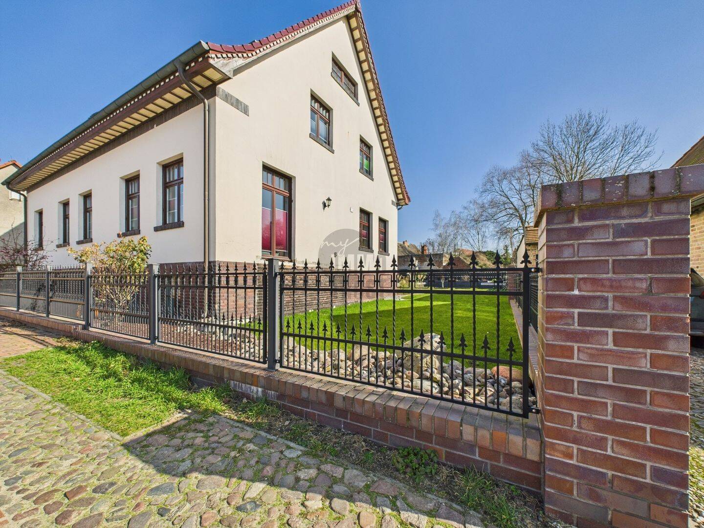 "EIN HAUS - VIELE MÖGLICHKEITEN: WOHNEN, ARBEITEN ODER VERMIETEN"