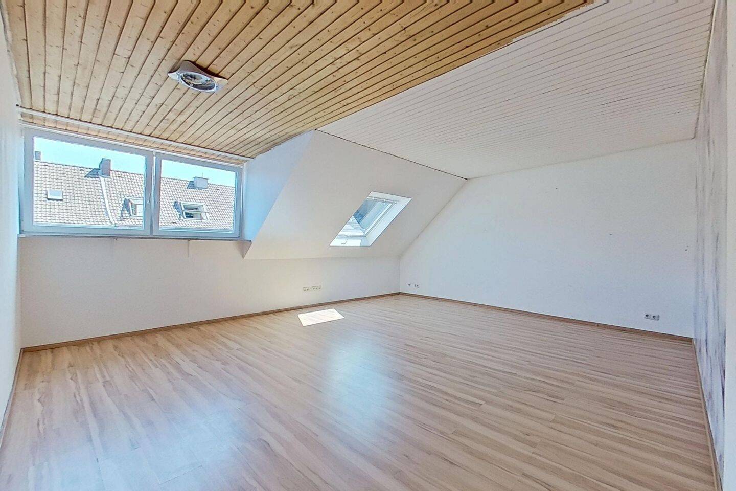 Zentral im Essener Südostviertel || charmante 3 Zimmer Dachgeschosswohnung – Essen – Vorschaubild 3