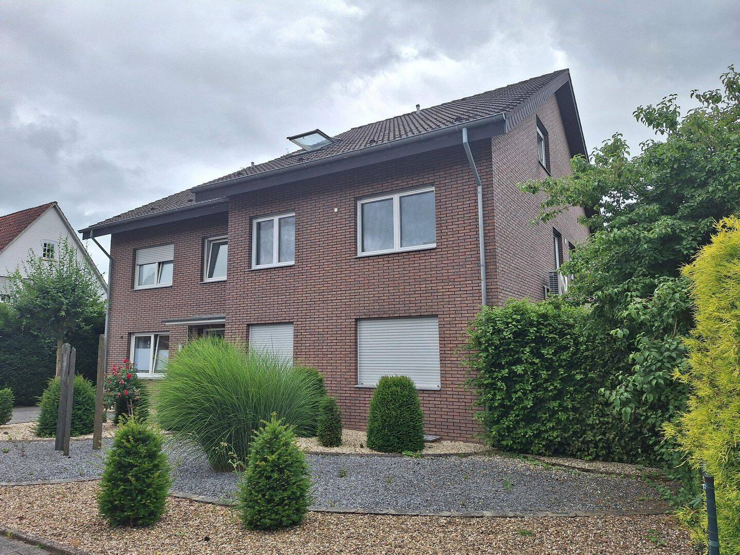 Charmante Dachgeschosswohnung in ruhiger, dennoch zentrumsnaher Wohnlage in Lengerich. – Lengerich – Vorschaubild 2