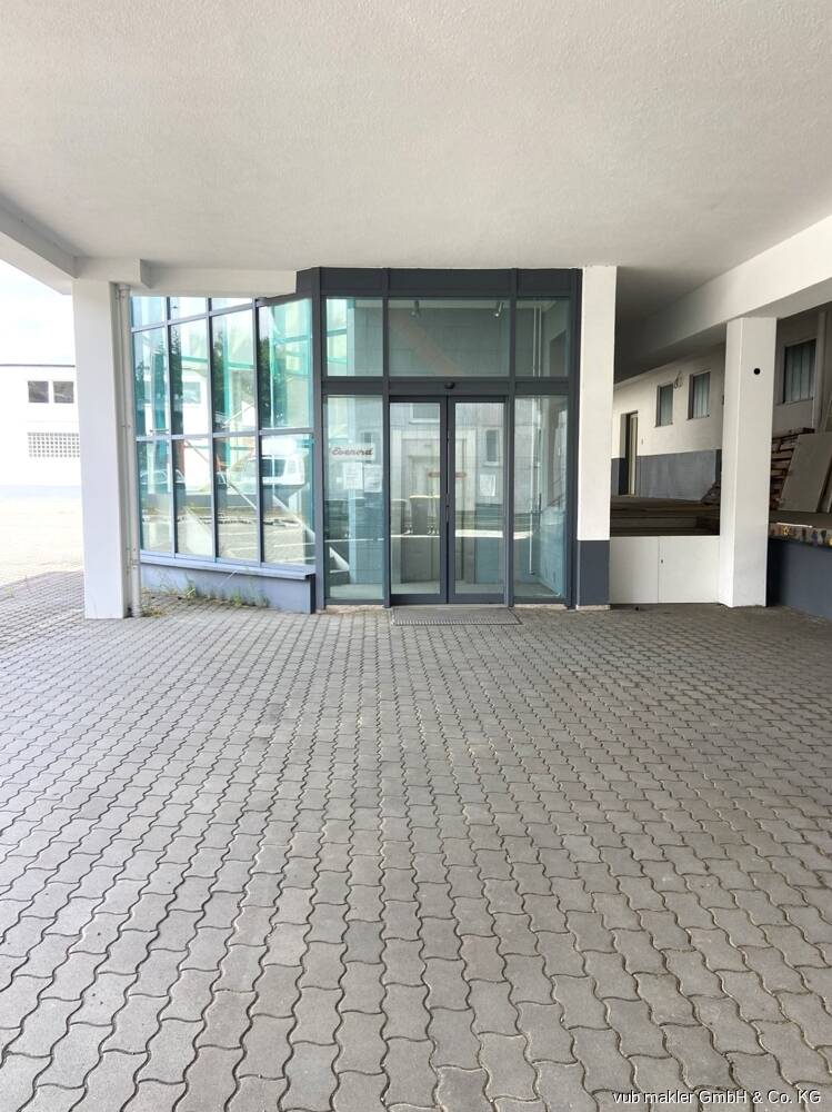 Großzügige und guterhaltene Gewerbeimmobilie Nähe Hofer Stadtzentrum – Hof – Vorschaubild 4
