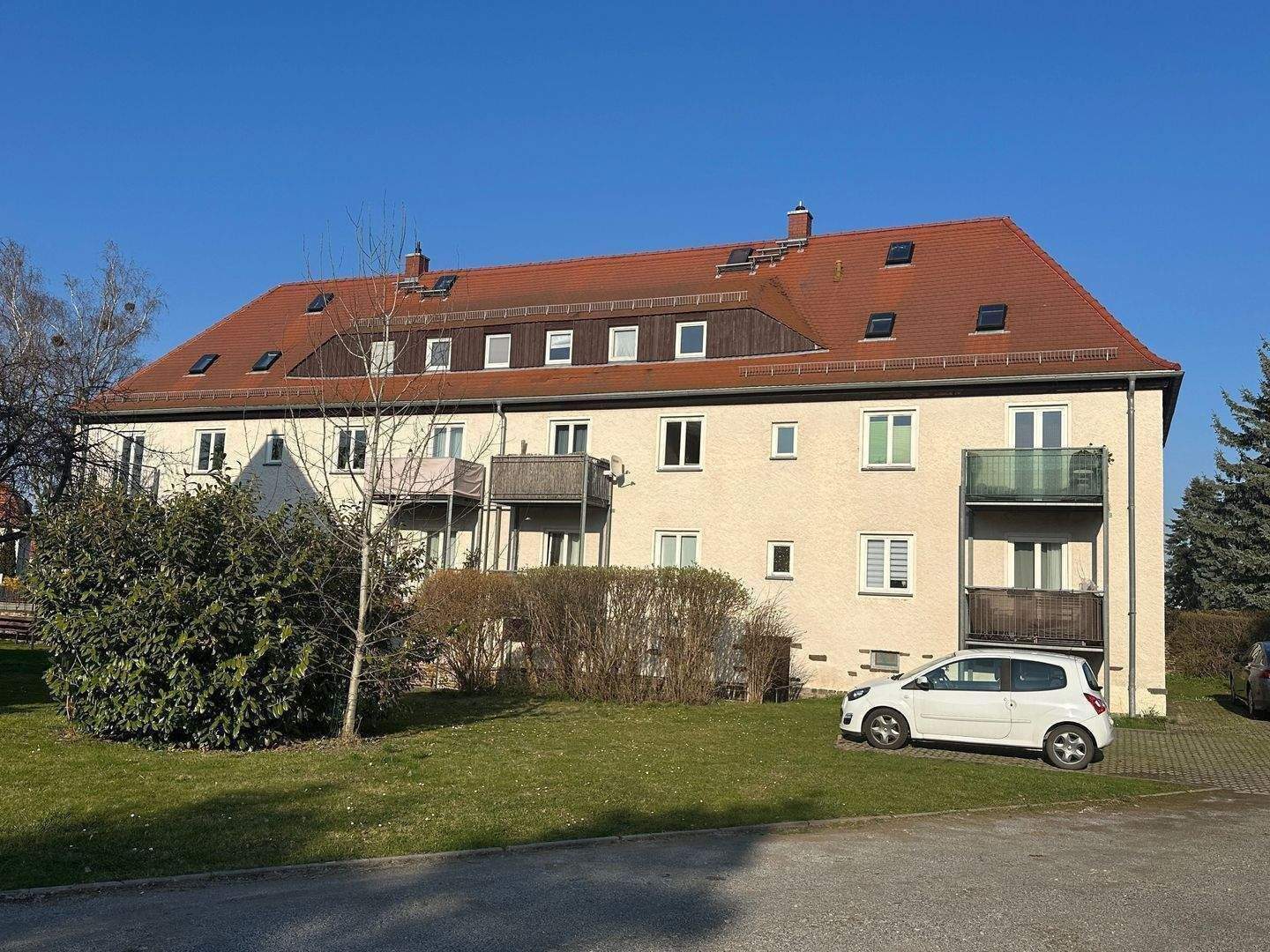 Ruhige 2-Raum-Wohnung in Dresden mit EBK, Balkon, Glasfaser, Parkmöglichkeit