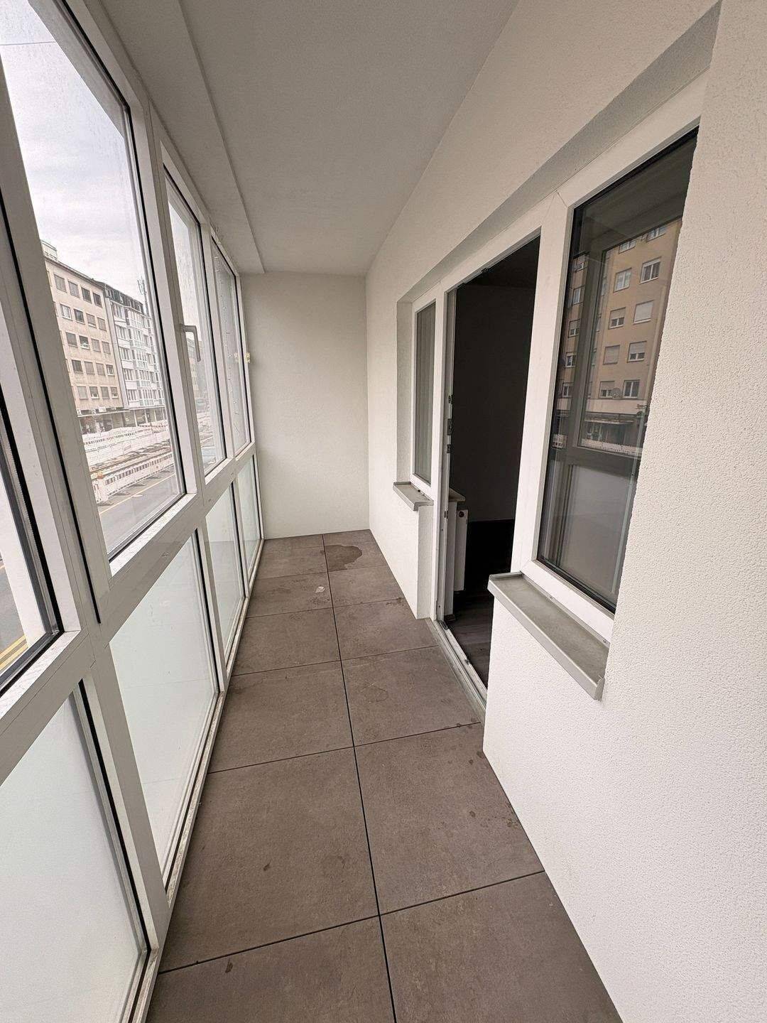 Großzügig geschnittene, helle 2-Zimmer-Wohnung mit Wintergartenbalkon - Stadtteil Rennweg – Nürnberg – Vorschaubild 4