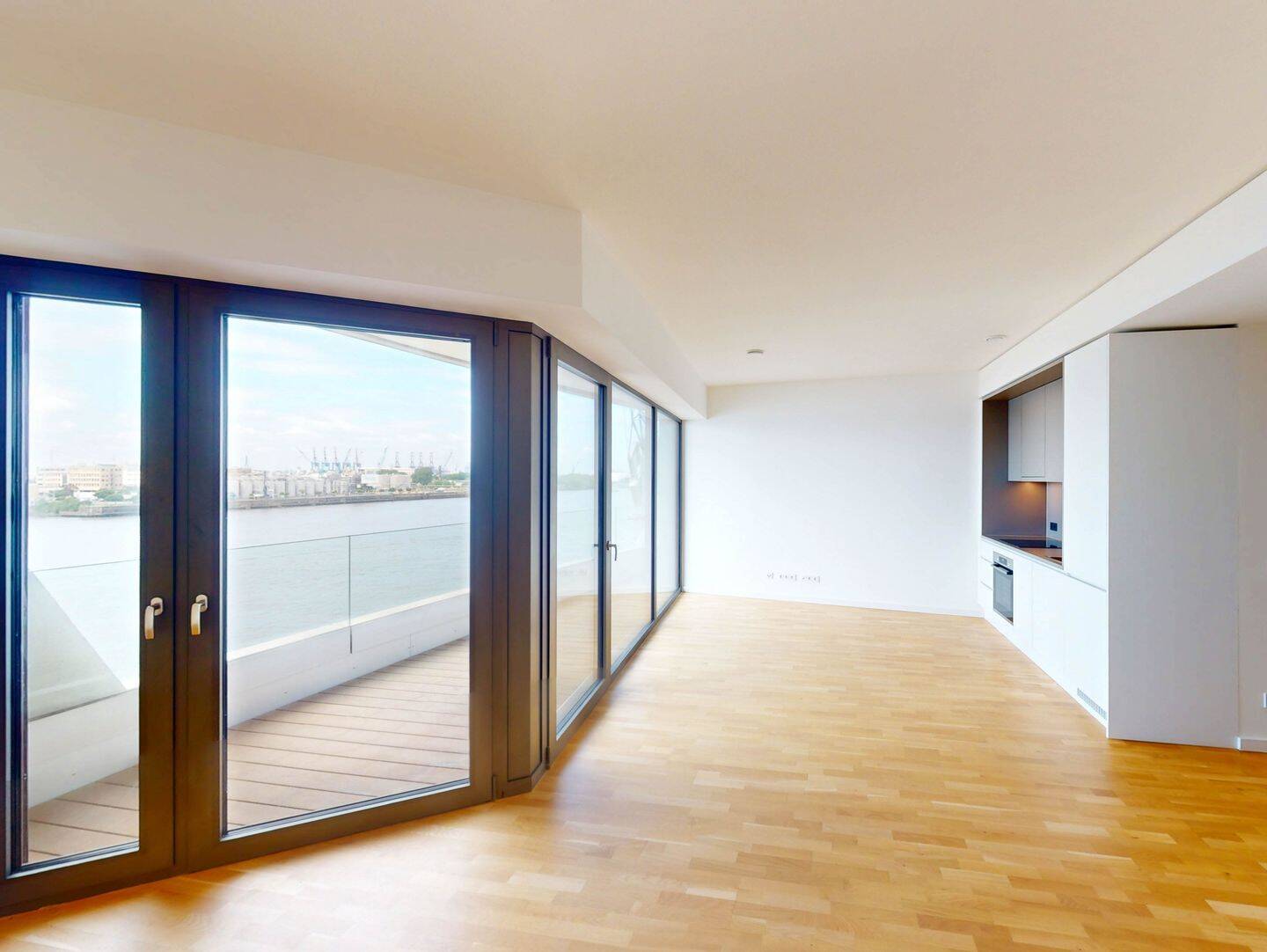 Großzügige 2-Zimmer-Wohnung an der Elbspitze