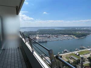 Hoch gelegene 2-Zimmer-Ecksuite mit herrlichem Trave- und Meerblick – 23570 Lübeck – Vorschaubild 9