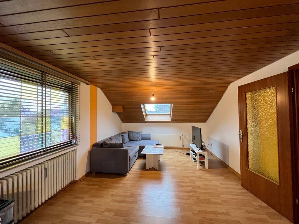 Sankt Augustin: Gemütliche 3-Zimmer-Dachgeschosswohnung Das perfekte Zuhause für 1 - 2 Personen
