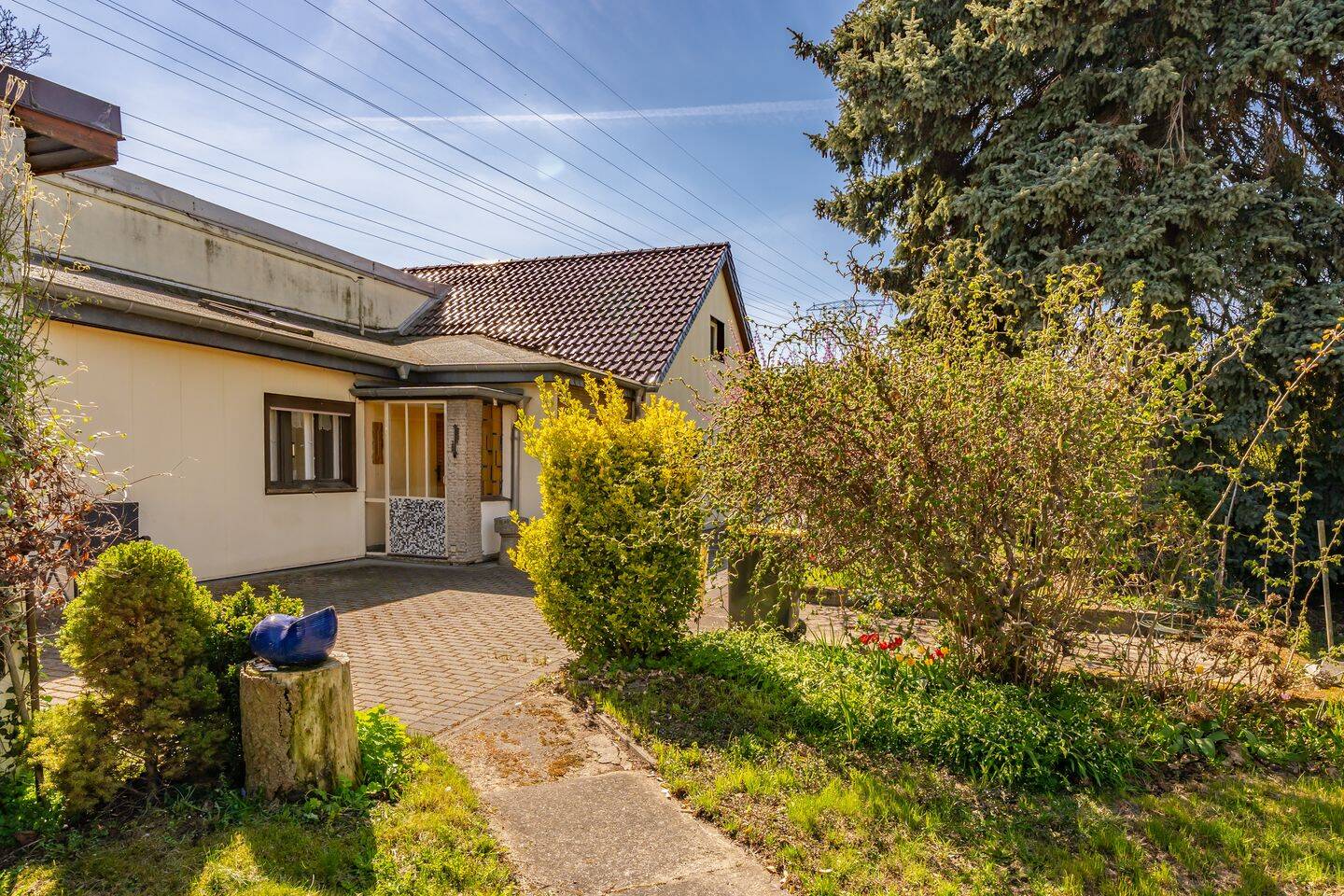 Haus mit Garten, eigener Zufahrt und ruhiger Lage in Berlin-Malchow