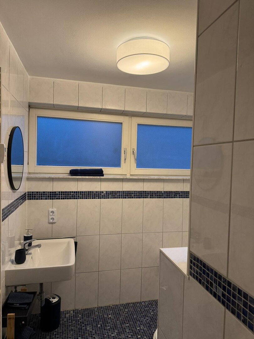 "Move in ready" möblierte 70 qm City-Wohnung im Herzen von Wiesbaden (ab 01.09) – Wiesbaden – Vorschaubild 9