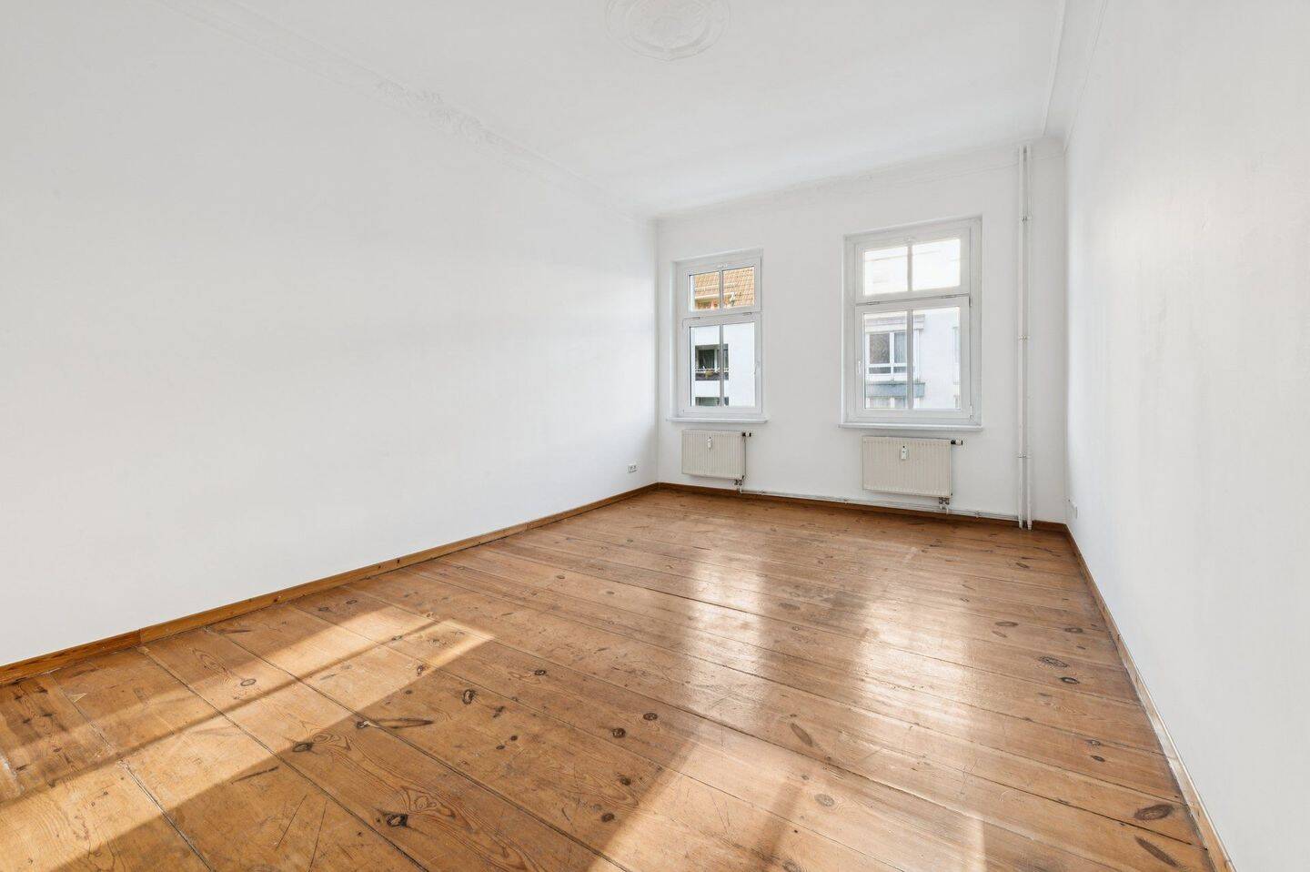 Altbauwohnung mit Balkon & Stuck in Toplage Prenzlauer Berg – bezugsfrei und provisionsfrei – Berlin – Vorschaubild 3