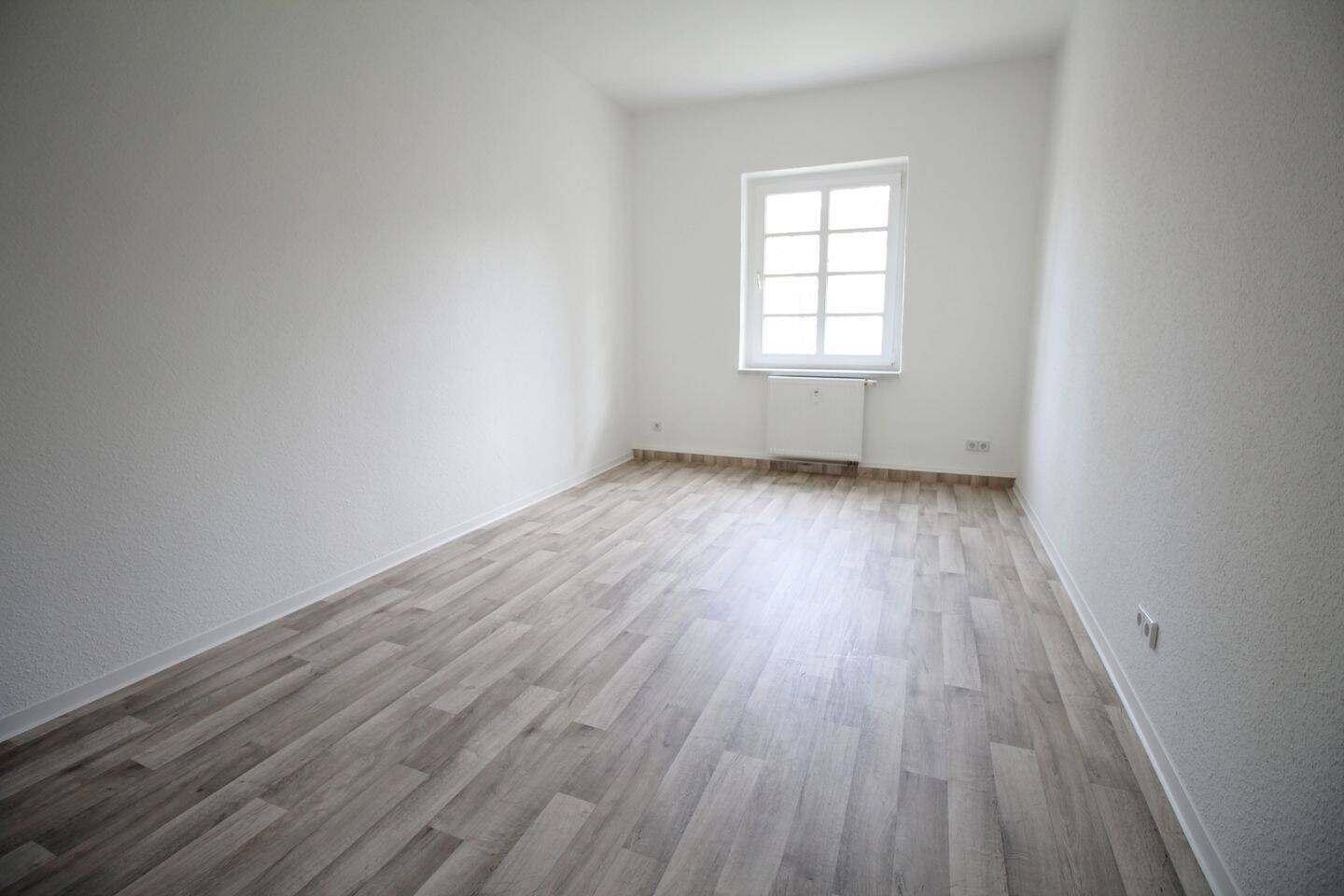 schicke 2-Raum-Wohnung mit Balkon - renoviert und super Lage – Chemnitz – Vorschaubild 5
