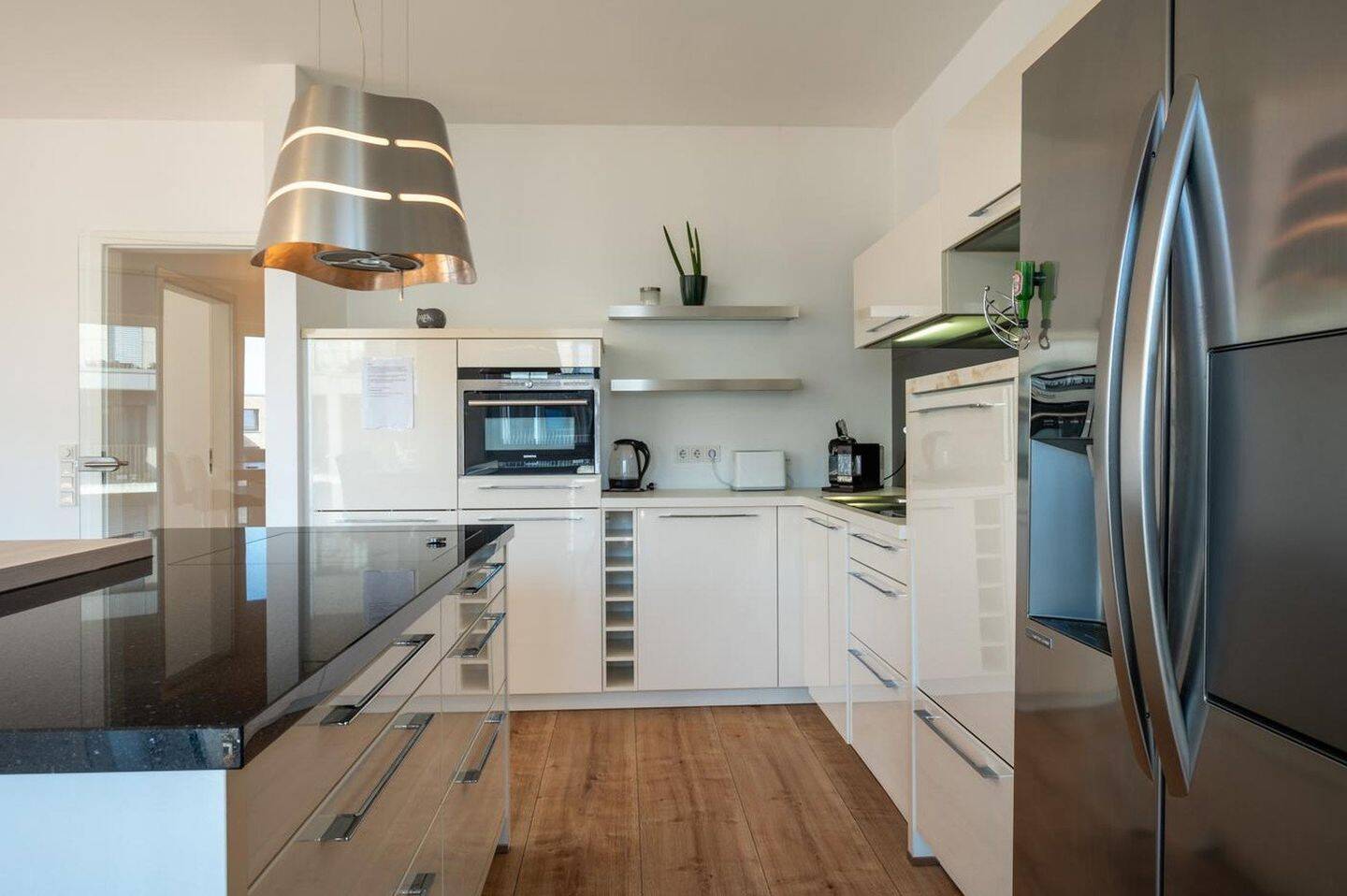 LICHTDURCHFLUTETE WOHNUNG IM 3.OG MIT WESERBLICK IN 1. REIHE - BEZUGSFREI - AKTUELL FERIENWOHNUNG – Bremen – Vorschaubild 4