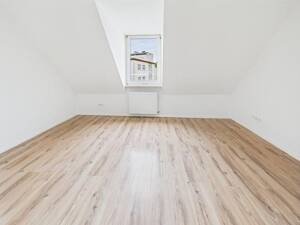 Helle 3-Zimmer-Wohnung mit offener Küche, Ankleide und Tageslichtbad zu vermieten – 67061 Ludwigshafen am Rhein – Vorschaubild 2