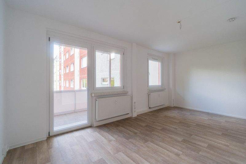 3-Raum-Wohnung mit Balkon auf dem südlichen Sonnenberg – Chemnitz – Vorschaubild 2