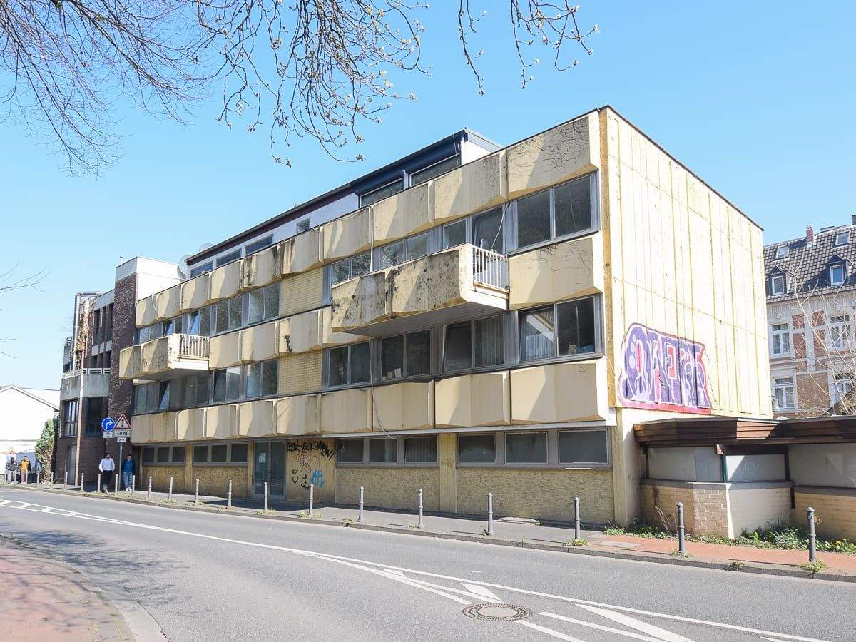Kapitalanlage mit Potenzial in Bonn- Mehrfamilienhaus mit Ladenlokal & Tiefgaragenstellplätzen – Bonn – Bild 1 von 6