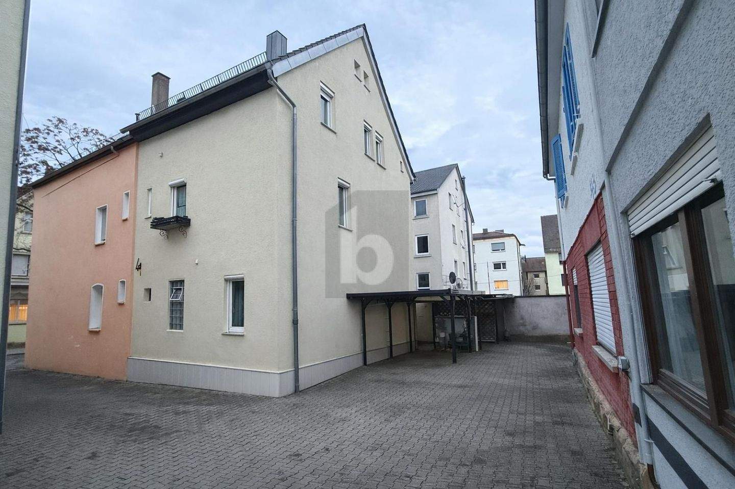 ATTRAKTIV IN ZENTRALER LAGE VON ALTBÖCKINGEN – Heilbronn – Bild 1 von 4