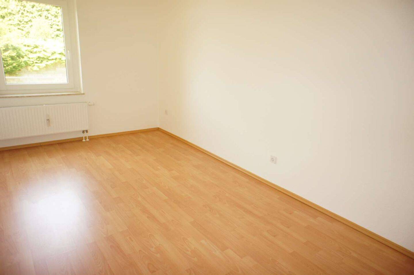 Frei ab 1.10. inklusive EBK / geräumige Küche mit Balkon - im 1. OG – Chemnitz – Vorschaubild 5