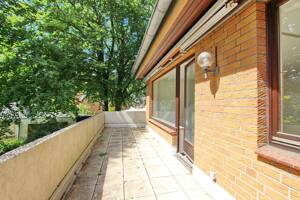 3-4-Zimmer-Eigentumswohnung mit großem Balkon und TG-Stellplatz in Hamburg-Wellingsbüttel – 22391 Hamburg – Vorschaubild 2