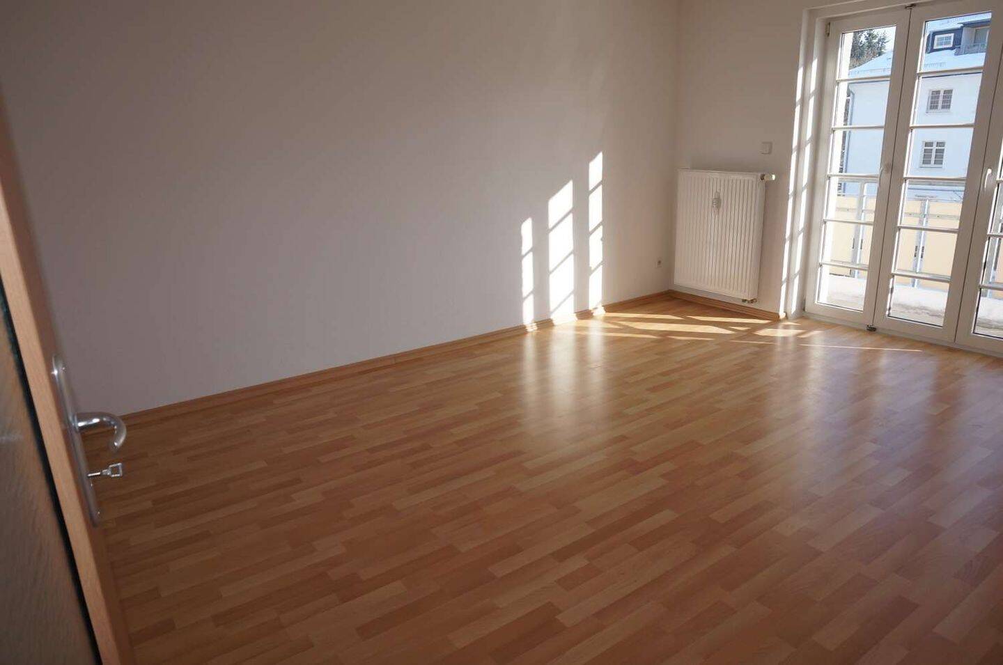 Wohnen im Heimgarten im 2. OG - große Küche + 2 Balkone – Chemnitz – Vorschaubild 2