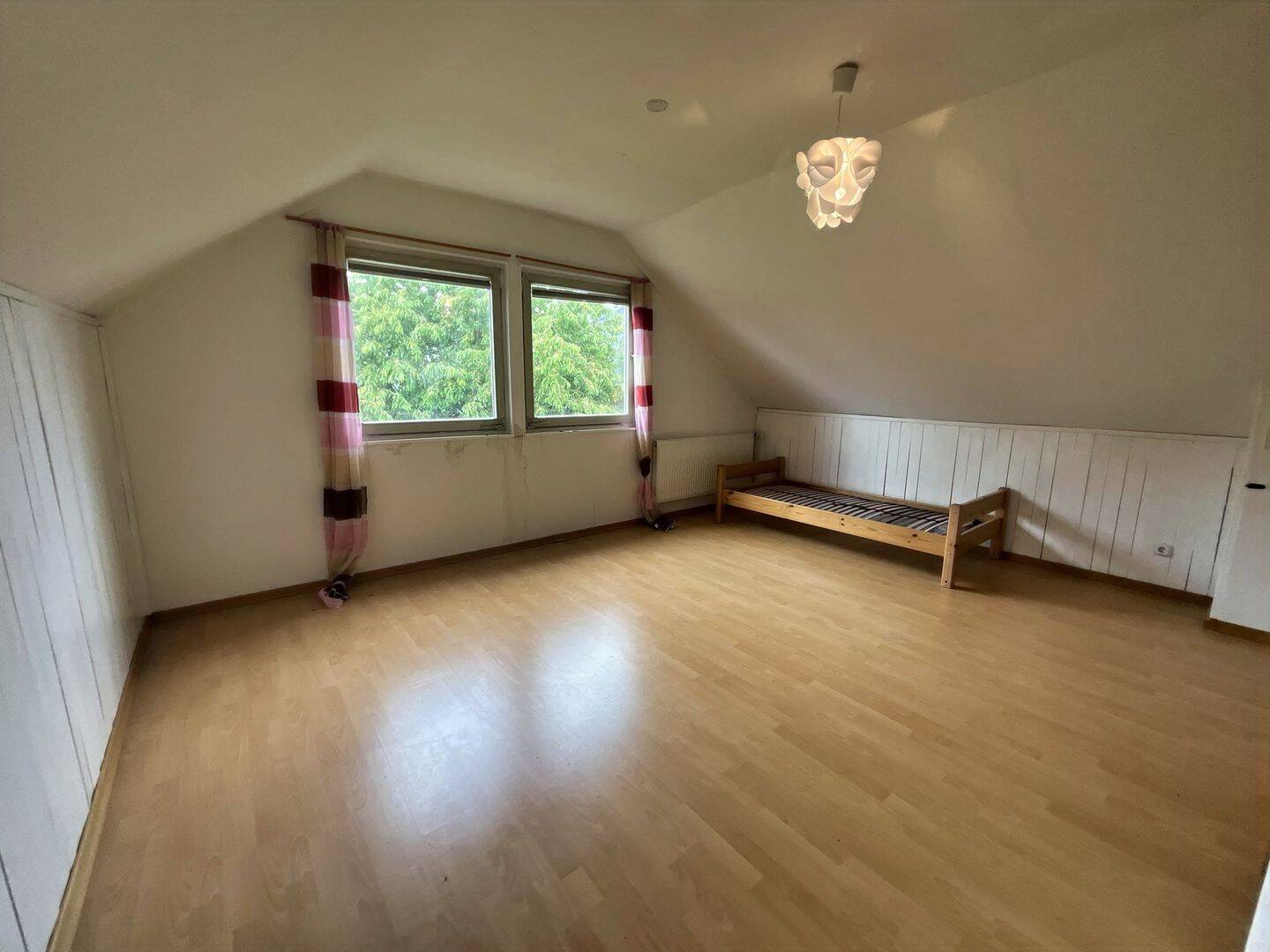 Renovierungsbedürftiges Einfamilienhaus in ruhiger Lage von Hermeskeil – Hermeskeil – Vorschaubild 8