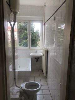 Bezahlbare 3-Zimmer in Fermersleben mit Badewanne und Balkon und Blick auf den grünen Hof! – Magdeburg – Vorschaubild 4
