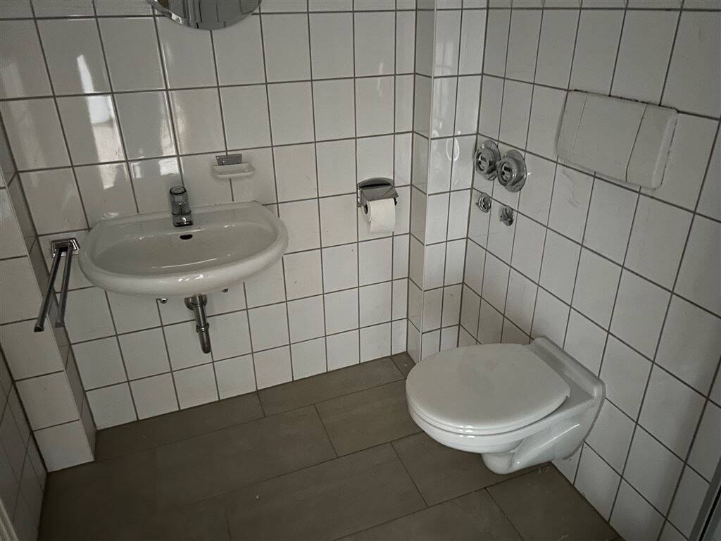charmante 2-Zi. mit Duschbad zu vermieten !! – Chemnitz – Vorschaubild 4