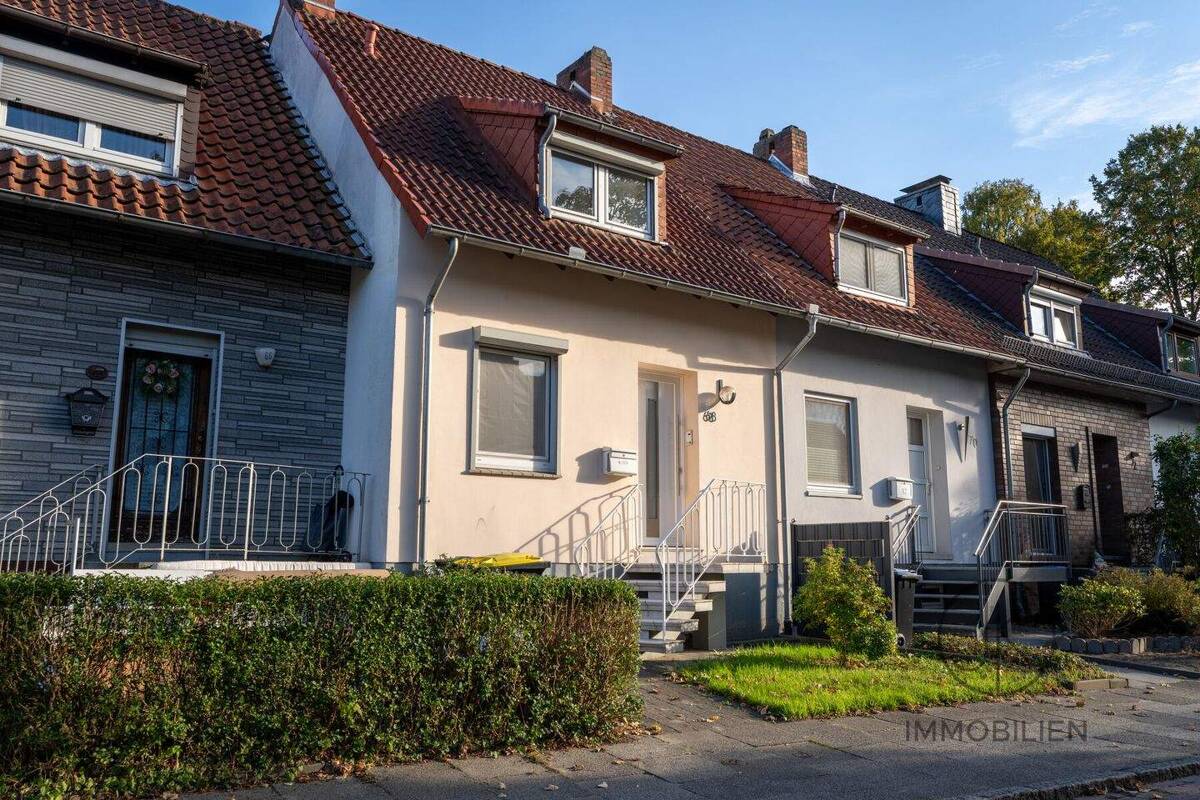 ***Modernes Reihenhaus mit Garten und wohnlich nutzbarem Untergeschoss in Bremen-Huchting – 28259 Bremen – Bild 1 von 9