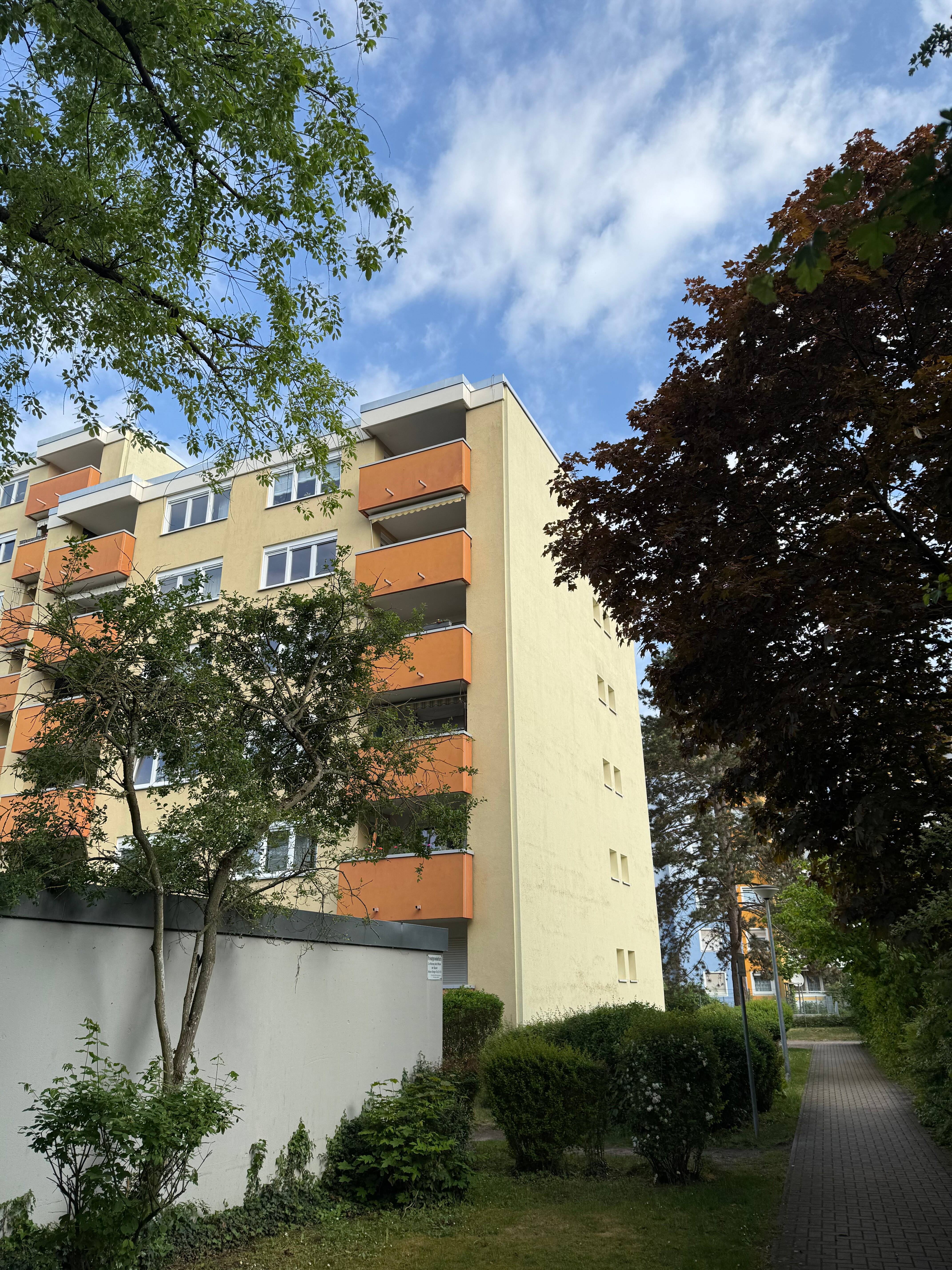 Grünes Wohnidyll trifft clevere Investition – 3-Zimmer-Wohnung mit Balkon in Nürnbergs grüner Gartenstadt