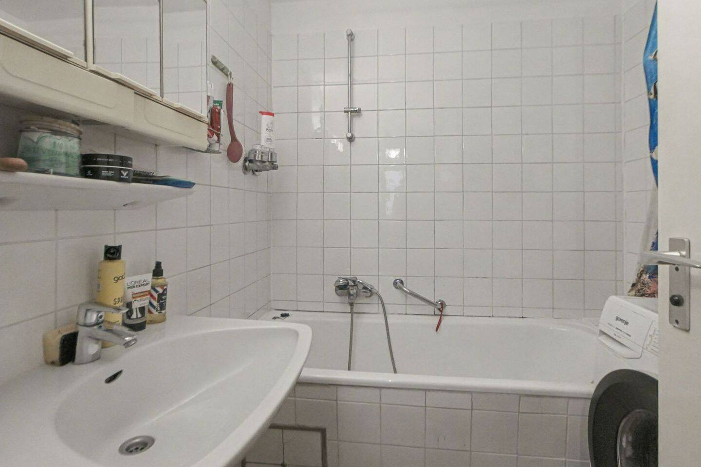 Zentral gelegene 3-Zimmer-Wohnung mit Balkon, TG-Stellplatz und Entwicklungspotenzial – Sindelfingen – Vorschaubild 6
