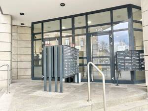 ***TOP-INVESTMENT 4,5 % RENDITE*** VOLL MÖBLIERTE 1 ZIMMER WOHNUNG INKLUSIVE KFZ-STELLPLATZ – 90762 Fürth – Vorschaubild 2