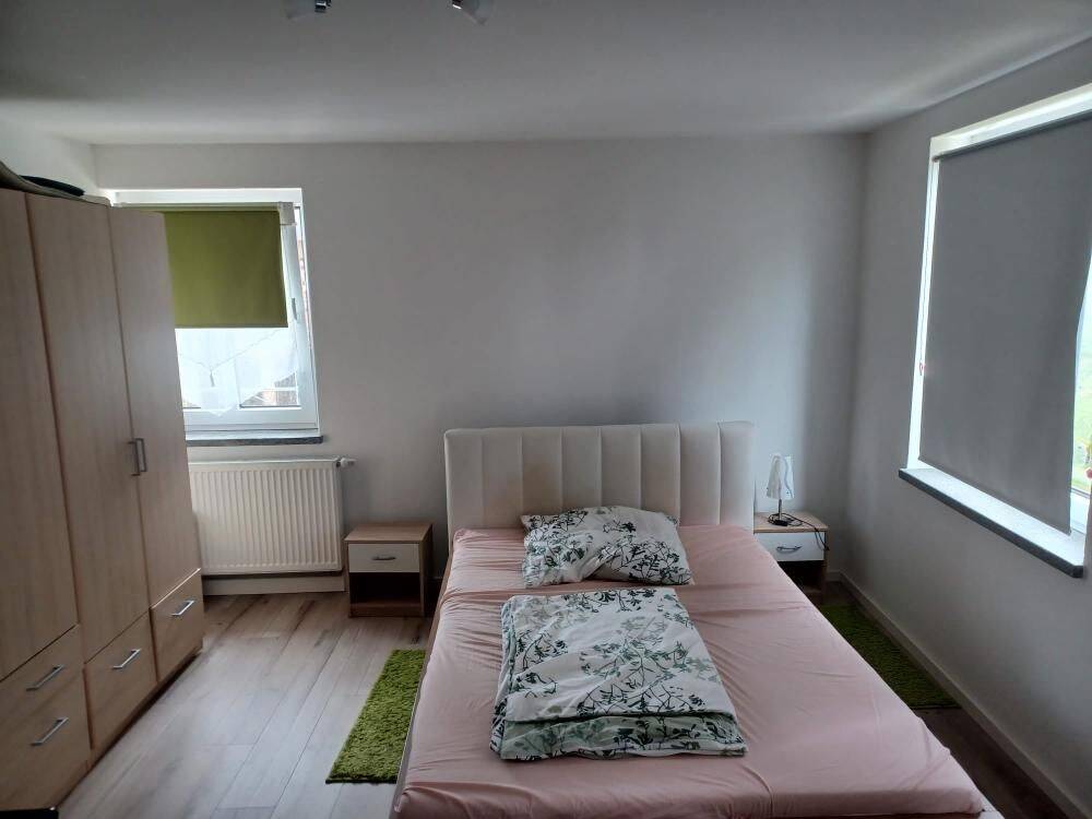 Ruhige lichtdurchflutete 3-Zimmerwohnung mit Balkon – Klingenberg – Vorschaubild 3