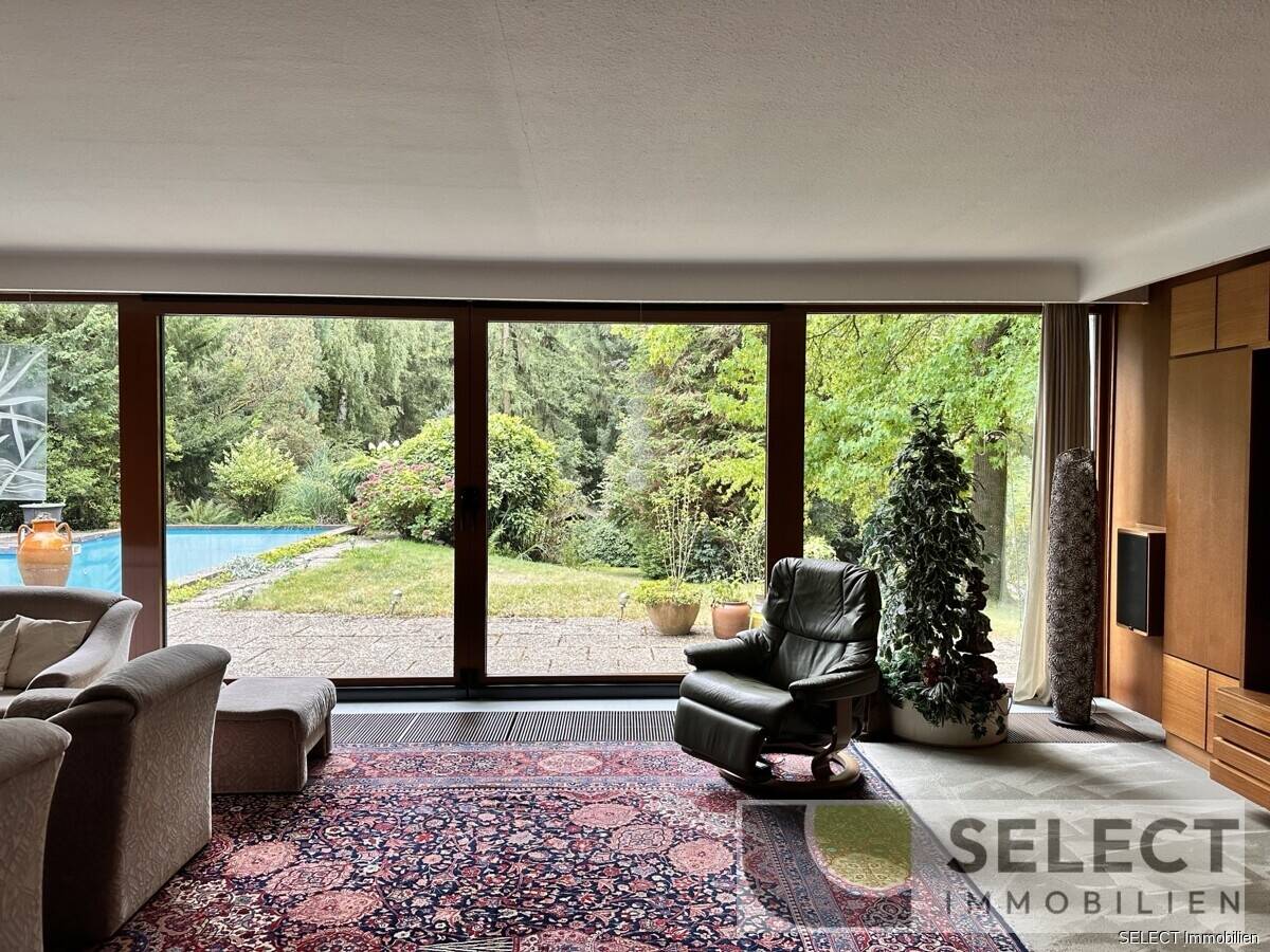 Wohnhaus mit Schwimmbad und Garage in außergewöhnlicher exklusiver Wohnlage auf dem Scheidter Berg – Saarbrücken – Vorschaubild 8
