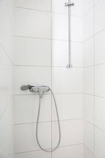 HELLE, ATTRAKTIVE 3-ZIMMER WOHNUNG, KÜCHE UND TIEFGARAGENSTELLPLATZ. DIREKT VON EIGENTÜMER – Nürnberg – Vorschaubild 9