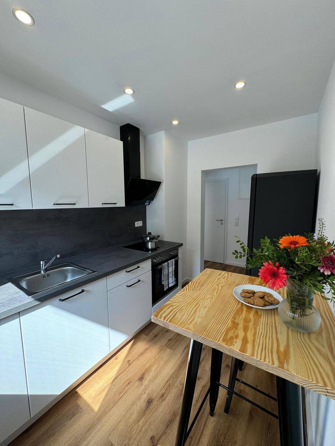 Zu Vermieten: Hochwertig möblierte 2-Zimmer-Wohnung mit Balkon – Nürnberg – Vorschaubild 5